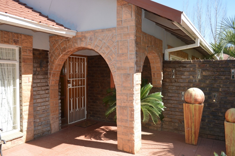 4 Bedroom Property for Sale in Wilkeville North West